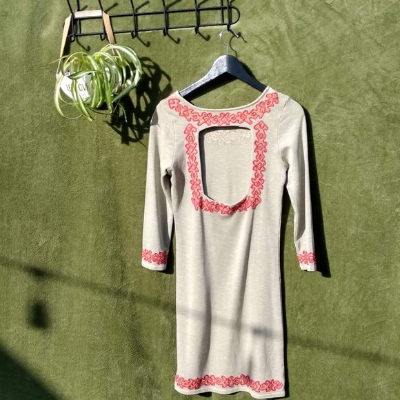 Free People Grey knit dress with embroidery sz M - Picture 2 of 8